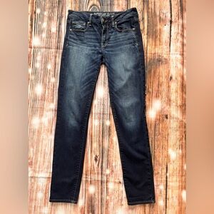 AEO AMERICAN EAGLE SUPER STRETCH SKINNY JEANS DARK DENIM